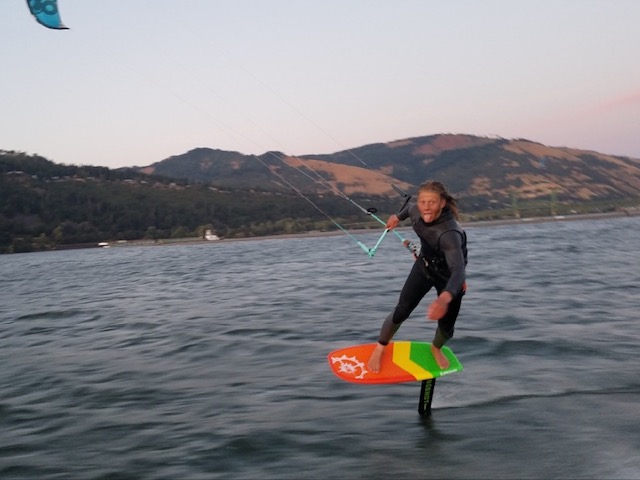 foilboard - foiling - kitesurfing